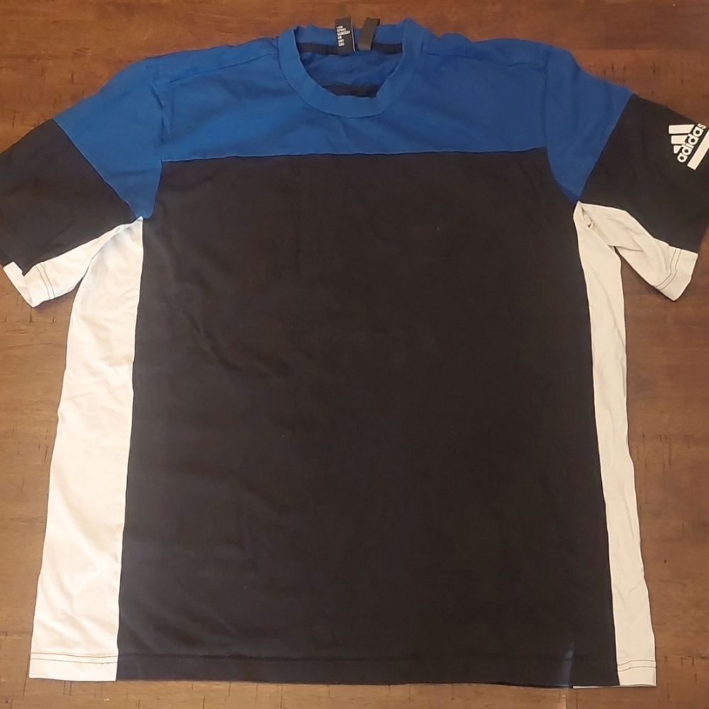 Adidas T-shirt